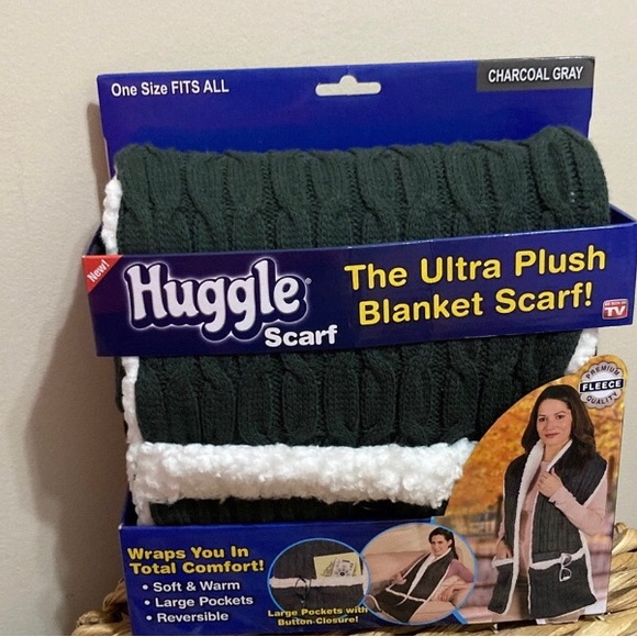 🔴 Huggle Gray Sherpa-Lined Scarf with Pockets! 🔥 - Picture 8 of 9